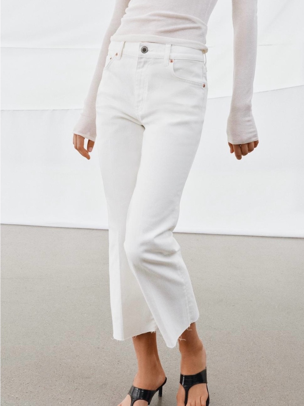Zara White Mid-Rise Cropped Flare Jeans